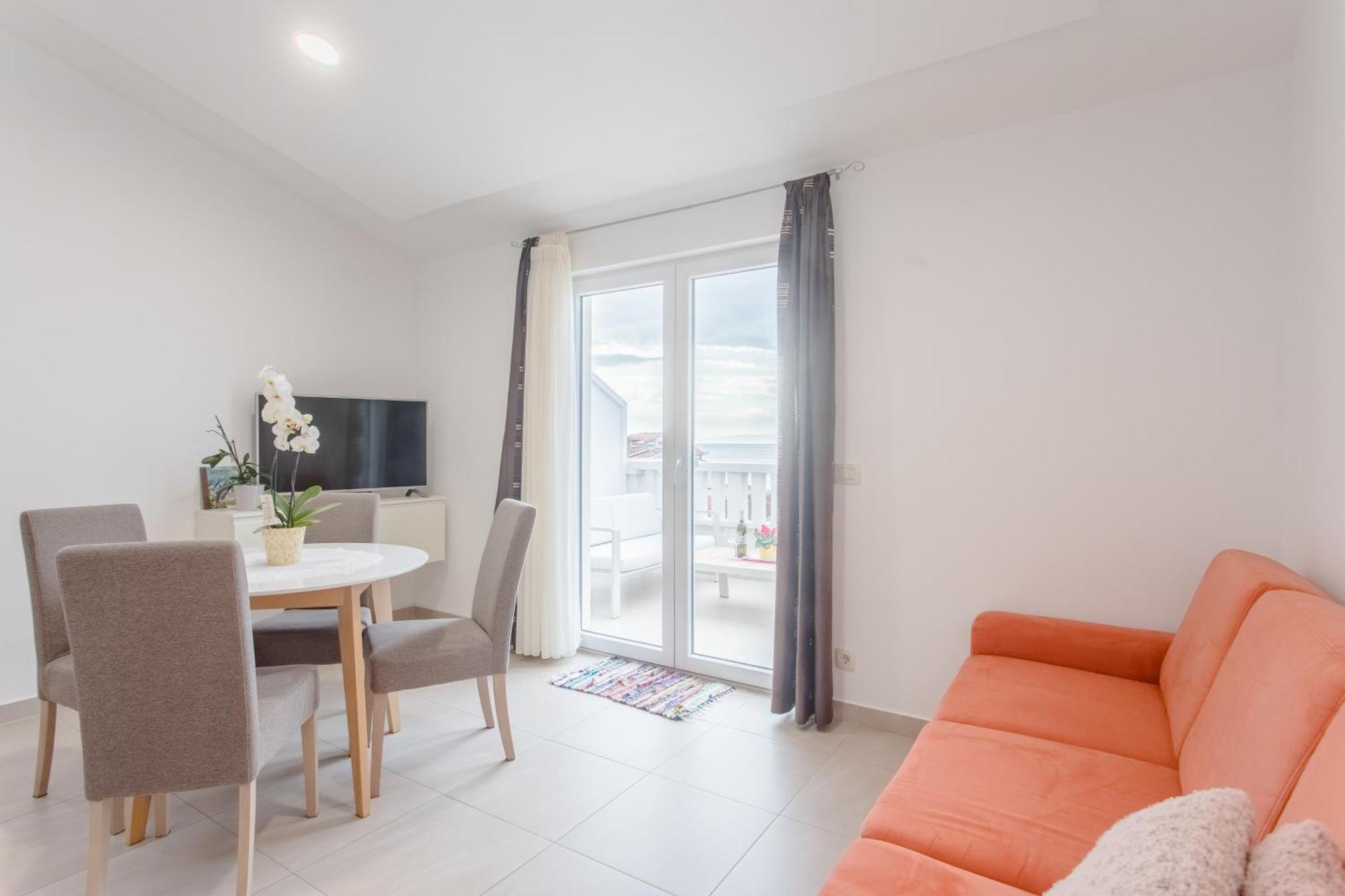 Apartments Kadenca Omis Bilik gambar