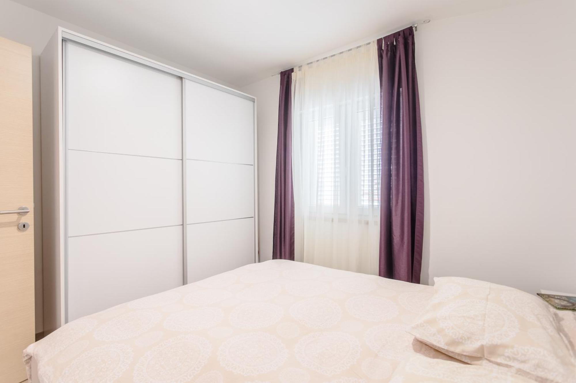 Apartments Kadenca Omis Bilik gambar