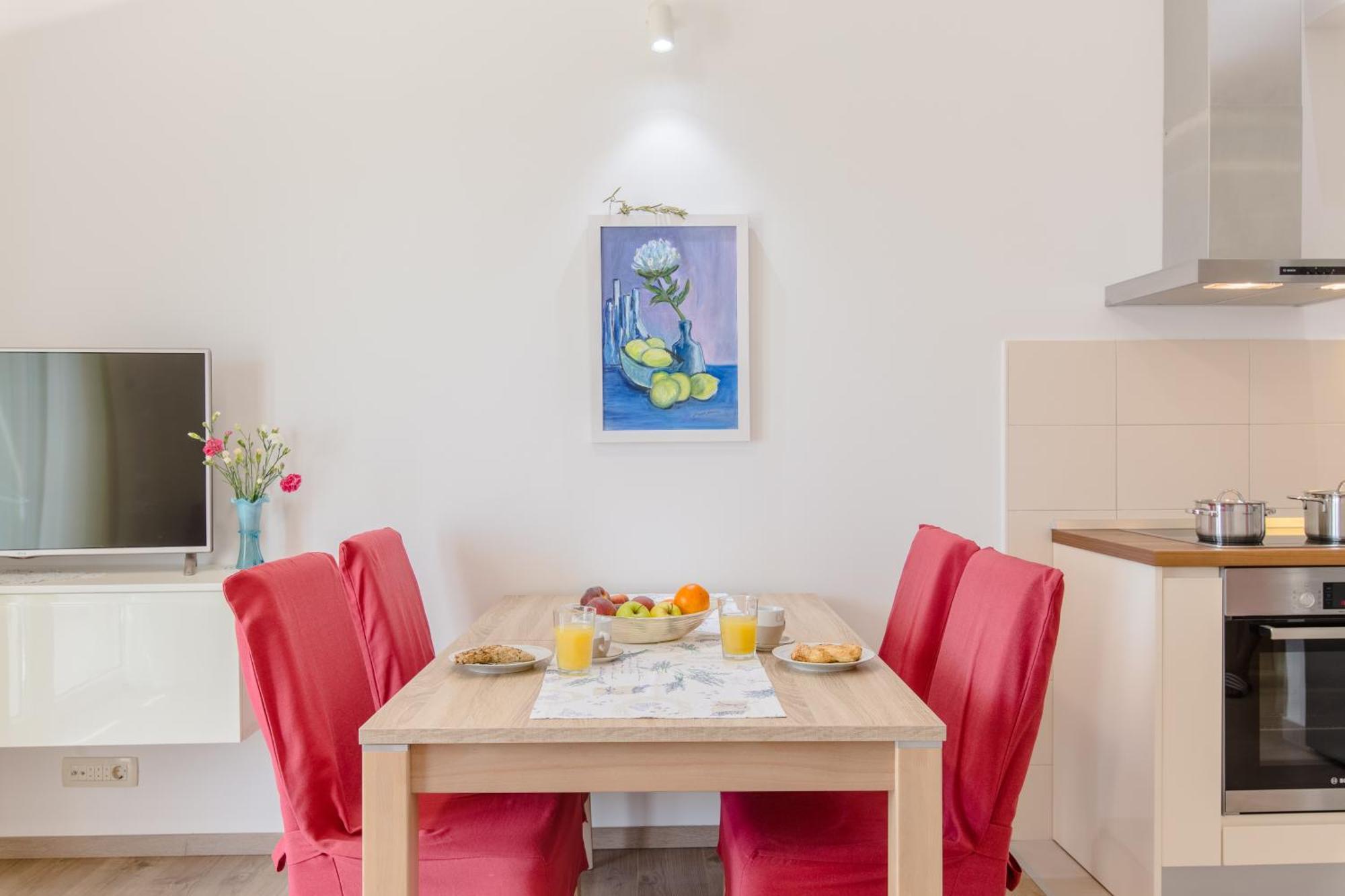Apartments Kadenca Omis Bilik gambar