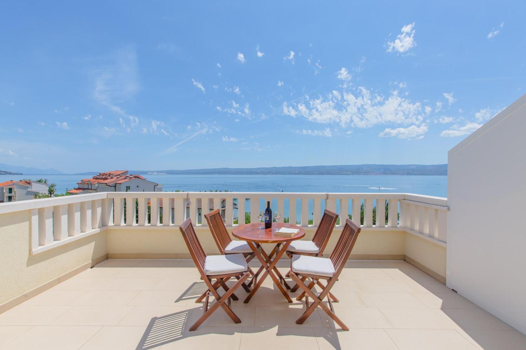 Apartments Kadenca Omis Bilik gambar