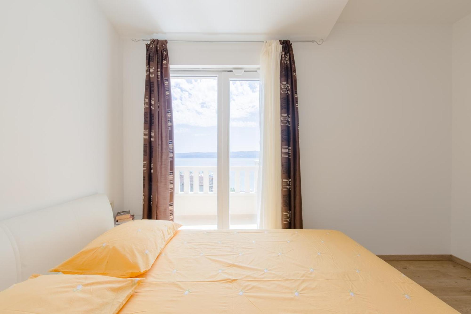 Apartments Kadenca Omis Bilik gambar